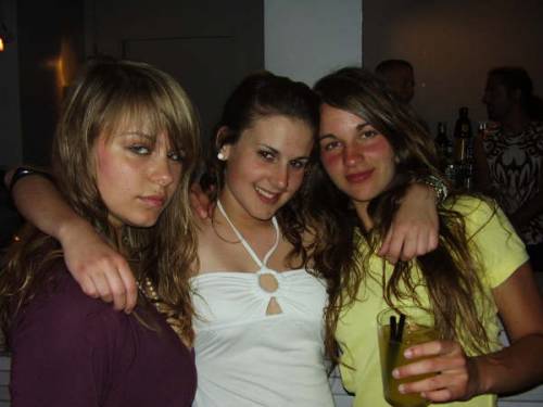 15.04.06.. ja, bego y lorena :*