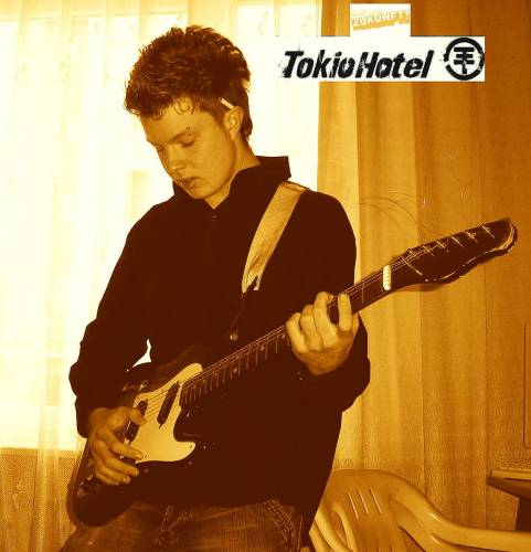 chlopiec z gitarrrr....
