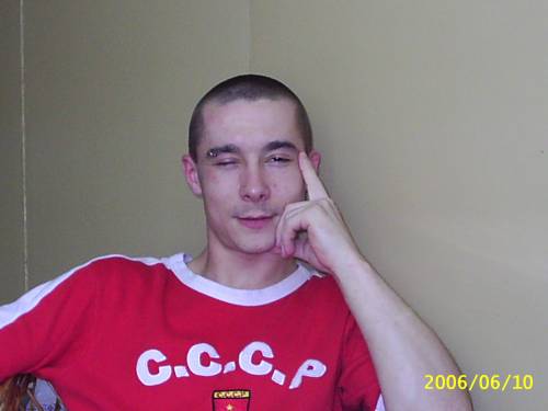 z przymrueniem oka........
