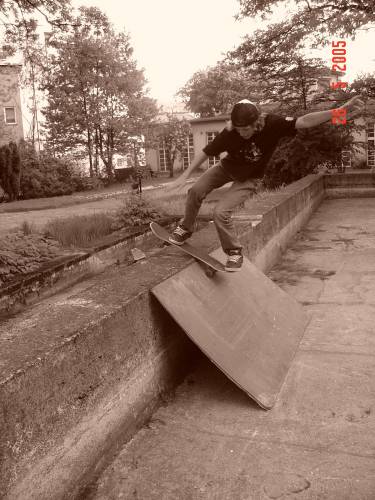 RocK TO FakiE