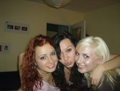 RuDi , BlAcK & BlOnDi  :***