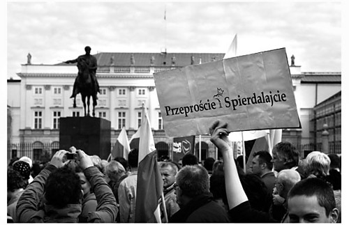 W kraju szans straconych...