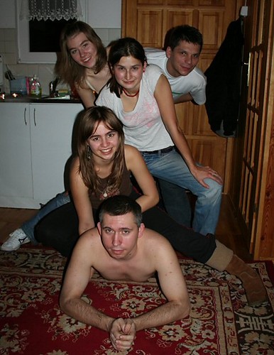 Nas picioro.. Patrzc na cao