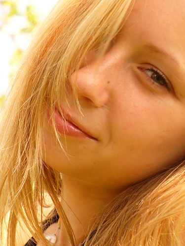 MoNiA
