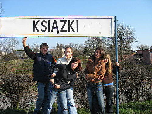eKyYyPa=)