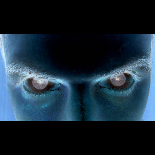 ..::EYES DON'T LIE::..