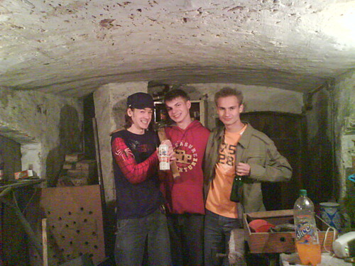 Libacja w piwnicy:)