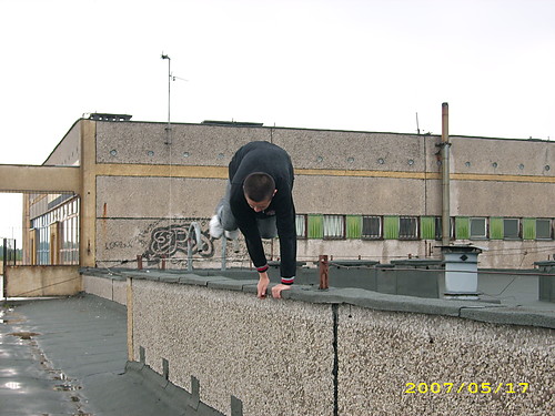 TWO HANDED VAULT