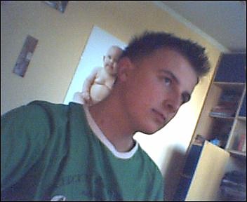 Ale przystojniak he he :P :P :P