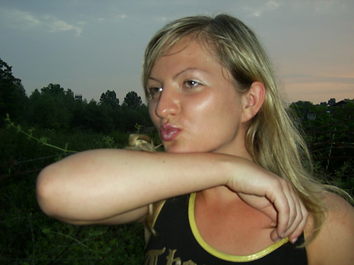 na kolana
