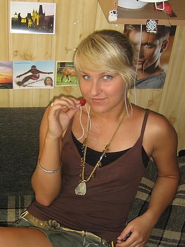 wisienka = czerenia ;p;)