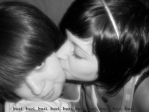 buzi.