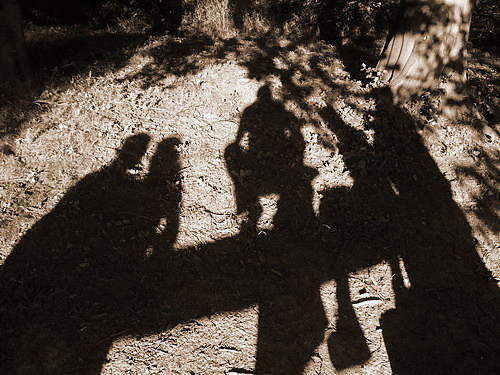 shadows of darkness come to me..