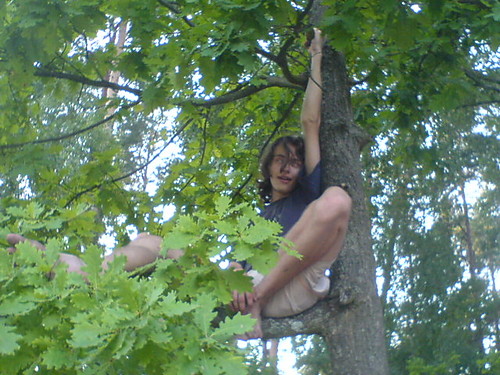 Artur prosto z drzewa :P