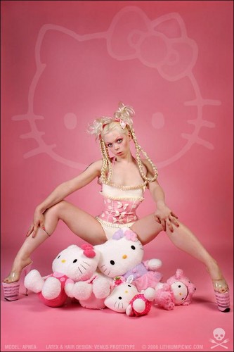 >>Hello Kitty