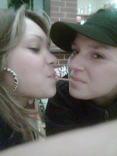 Hmmm....;*