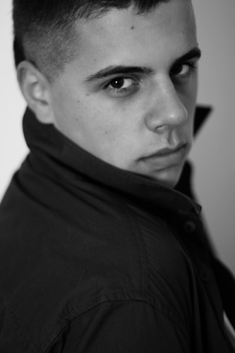 18 lat mino.
