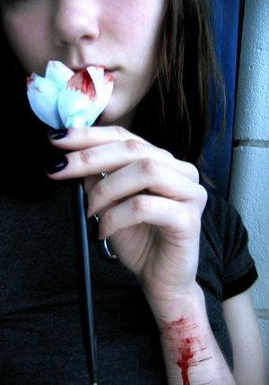 fall to pieces . 