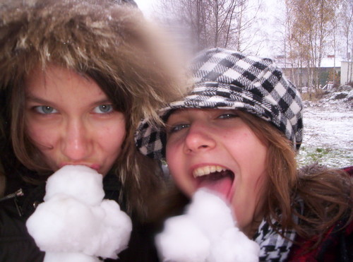 Lody x)