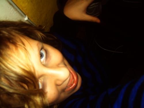 Uhu ,