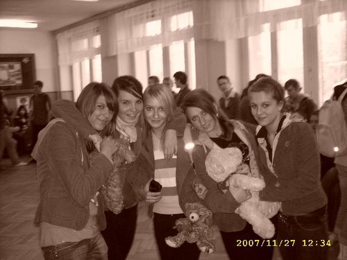 Myy ;***