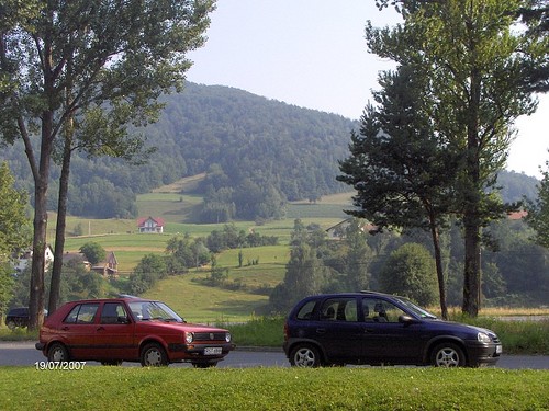 Samochody w Bieszczadach.