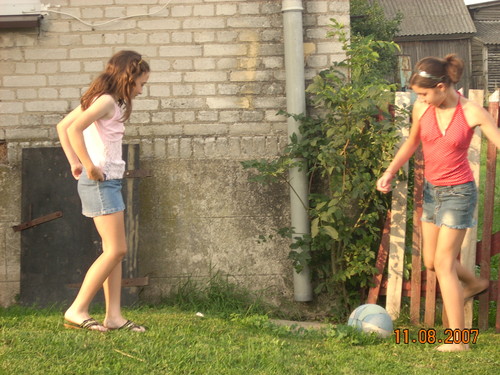 Gra w nog:):):):)