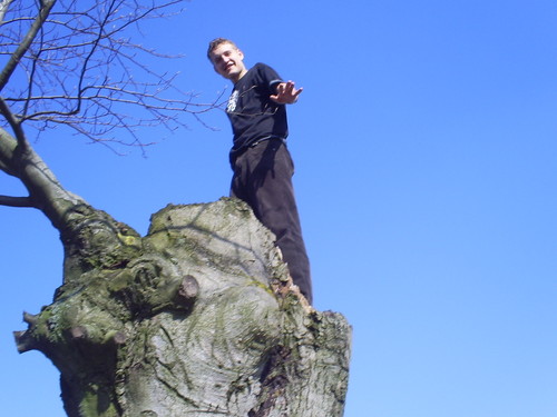 .....tarzan.......hihihih