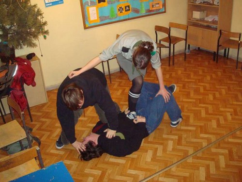 kobieta mnie bije