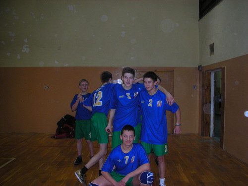 Tak sie cieszy gim 6 :D:D:D
