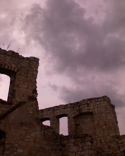 w niezgodzie sam ze sob...