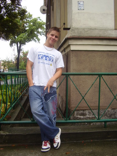 ...ZGaDnIj Do kOgO??