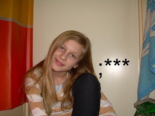 J;*