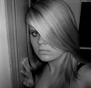 stare. . . 