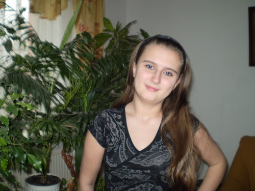 Na tle kwiatw: ;-)
