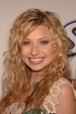 Alyson Michalka 