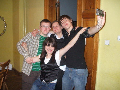 haaaa :D:D mniejsza ekypa xD