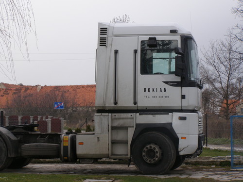 RENAULT MAGNUM