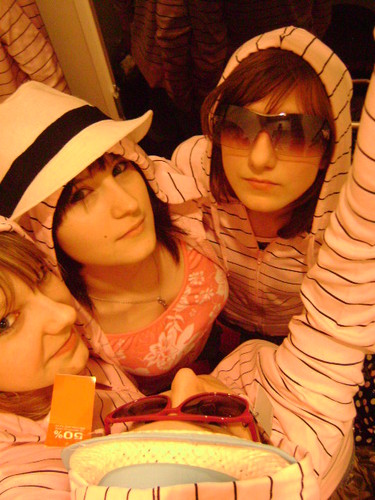 .we 4 w h&M.