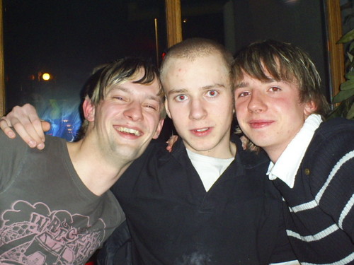 we 3 ;)