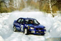 Subaru Impreza w niegu