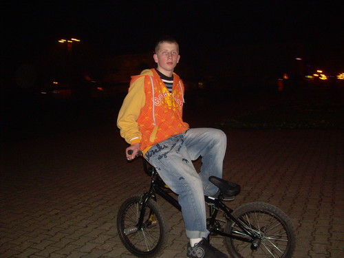  Roni na bmx-ie:)