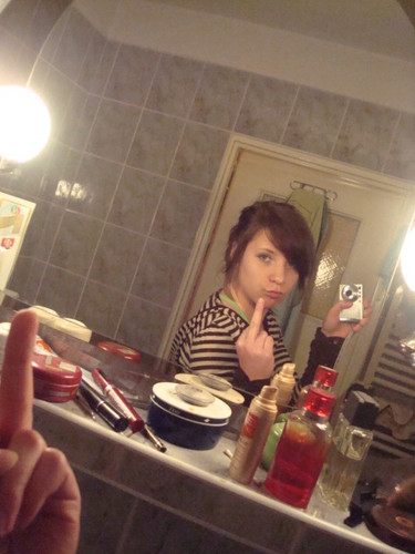 Pierdol sie. ;]