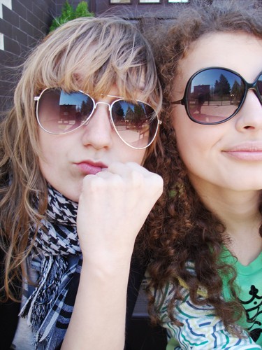 z Nia ;* 