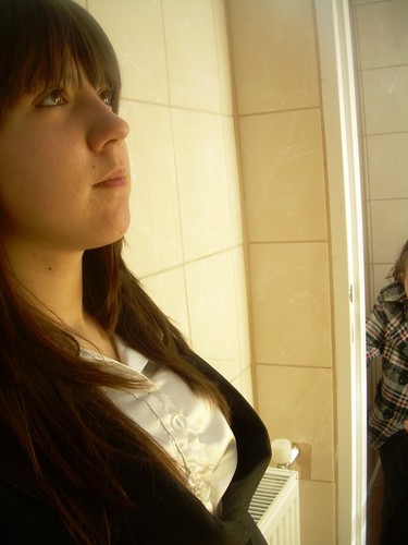 Hmm...[...] zAmYLoNa...... ^^