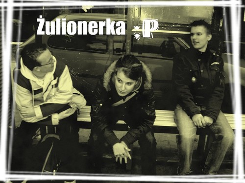 ulionerka na przystanku :)
