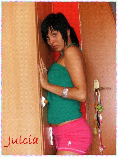 Julcia;****