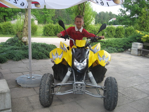 Szpanuje na quadzie  :D