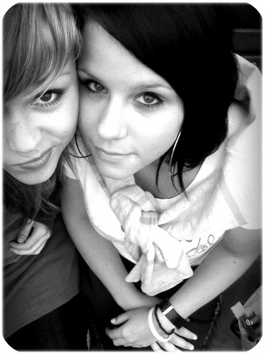 z Madziar ;**
