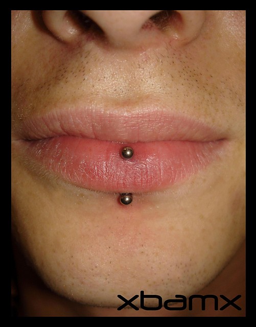 vertical lip